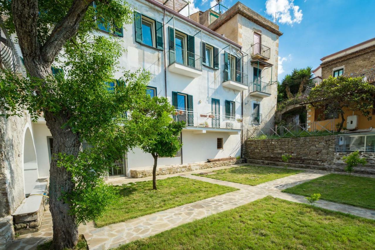Borgo Dei Saraceni - Domus Indomita Bed & Breakfast Agropoli Dış mekan fotoğraf